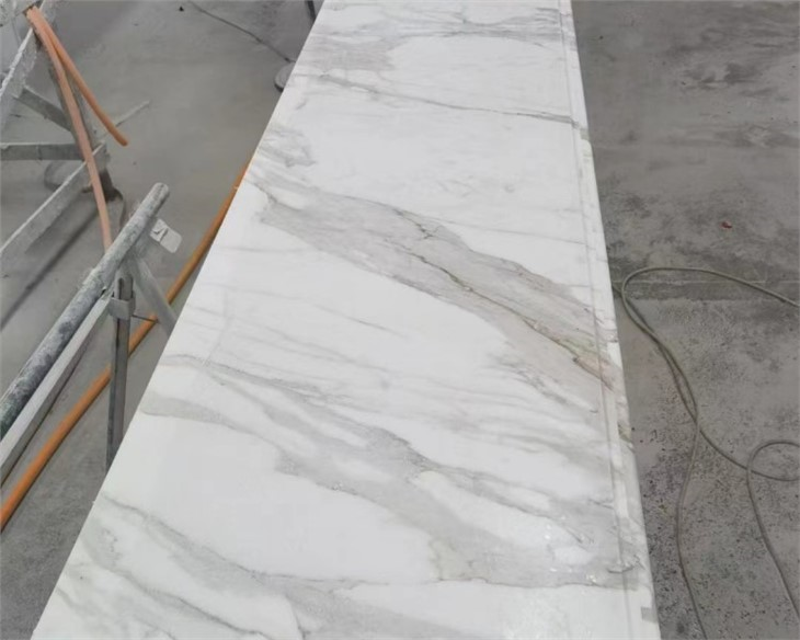 Carrara White Marble Round Table